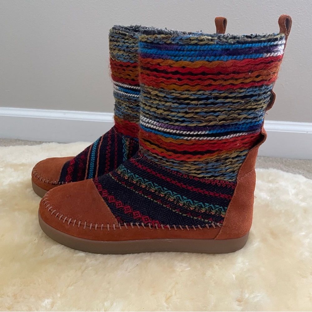 TOMS Nepal Colorful Knit Women's Mid Calf Leather Boots size 8 - Picture 3 of 12